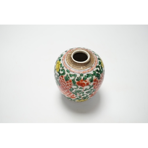 431 - A Chinese wucai ovoid jar, Shunzhi/Kangxi period, 11cm