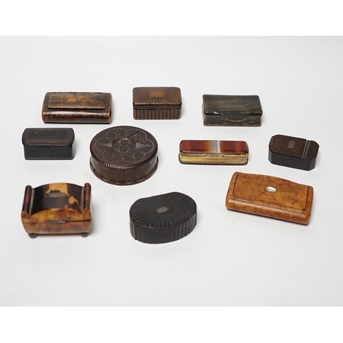 635 - A collection of ten snuff boxes in tortoiseshell, treen or horn, etc.