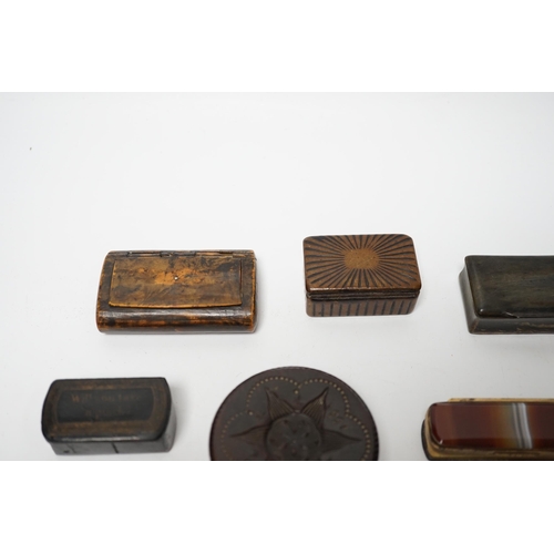 635 - A collection of ten snuff boxes in tortoiseshell, treen or horn, etc.