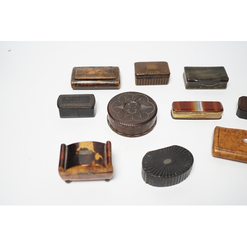 635 - A collection of ten snuff boxes in tortoiseshell, treen or horn, etc.