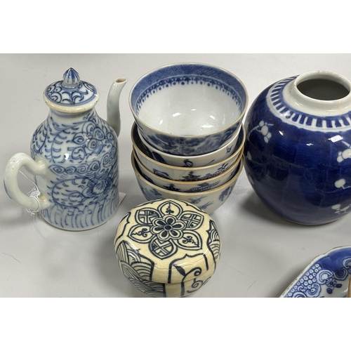 653 - A quantity of Chinese and Annamese blue and white ceramics, 19th century and later