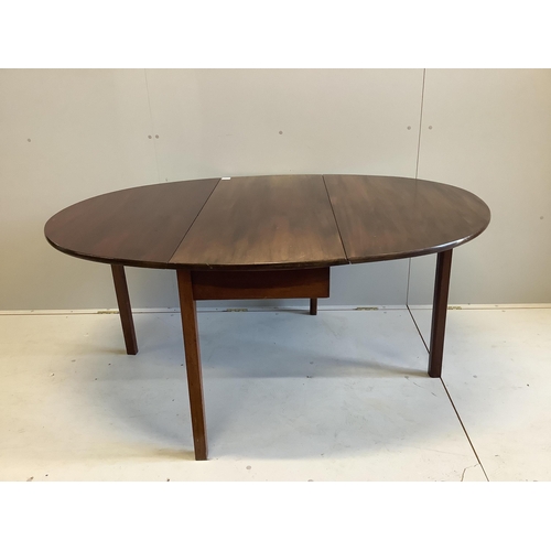 115 - A George III mahogany drop leaf dining table, width 115cm, depth 50cm, height 70cm