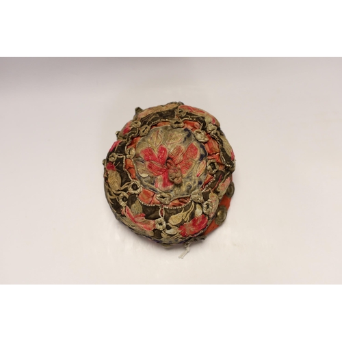 1263 - A Chinese metal mounted and embroidered skull cap