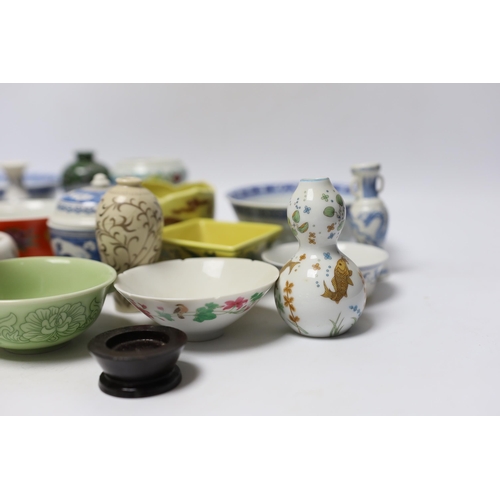 482 - A collection of Chinese and Japanese ceramics