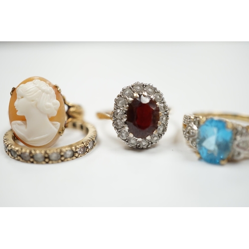 908 - Five assorted modern 9ct and gem set dress rings, including graduated five stone amethyst and cameo ... 