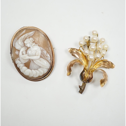 912 - A 14K yellow metal and cultured pearl cluster set floral brooch, 52mm, gross weight 7 grams, togethe... 