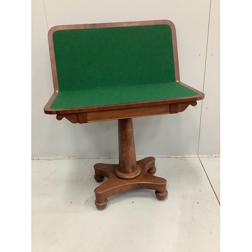 1041 - An early Victorian mahogany folding card table, width 92cm, depth 45cm, height 76cm