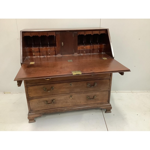 1095 - A George III mahogany bureau, width 103cm, depth 54cm, height 107cm