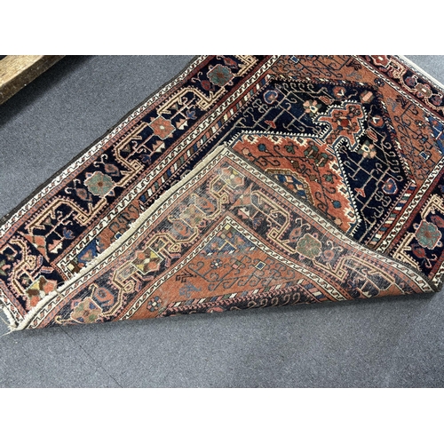 1114 - A Hamadan blue ground rug, 150 x 112cm