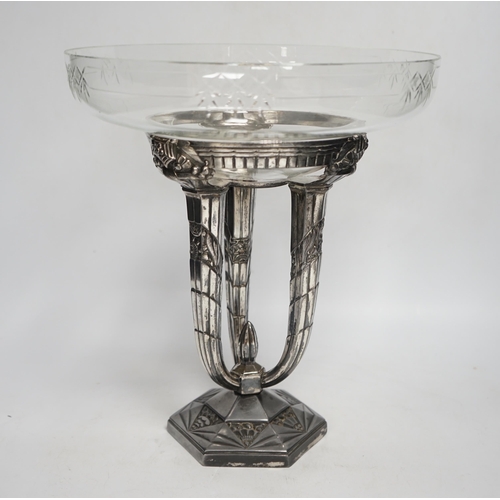 1283 - A French Art Deco silvered metal and glass centrepiece, 31cm