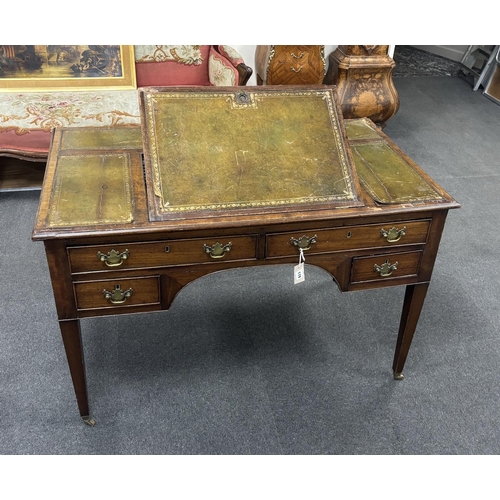 119 - An early 19th century mahogany kneehole desk, width 117cm, depth 69cm, height 75cm