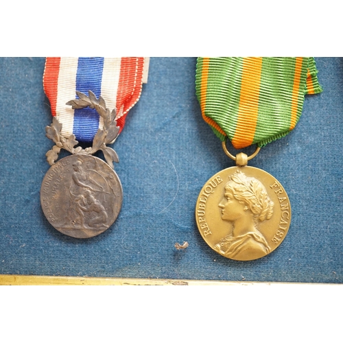 285 - Eighteen French medals, including The War Cross, TOE French Legion Cross, Medal of Honour, Croix du ... 