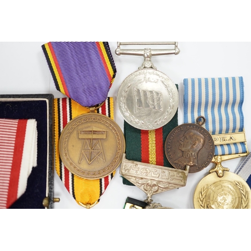 287 - Thirty world military and commemorative medals including; a Belgium War Aid Medal 1914-18, Nigeria R... 