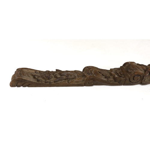 326 - An 18th century carved oak appliqué, 70cm