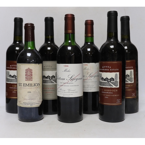 331 - Eleven bottles of assorted wine to include Wynns Coonawarra Estate Cabernet Sauvignon and Shiraz 199... 