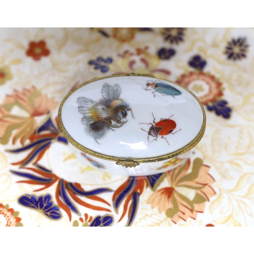 371 - A pair of 19th century Derby pot pourri, a Wedgwood Imari dish, an early 19th century Paris porcelai... 