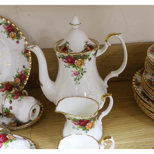 421 - A Royal Albert Old Country Rose dinner service and tea service including trios, tureens and oval dis... 