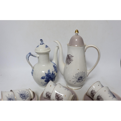 428 - A Royal Copenhagen blue and white coffee pot and cover and a Susie Cooper Marguerite pattern part co... 