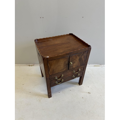 73 - A George III mahogany commode, width 56cm, depth 46cm, height 70cm