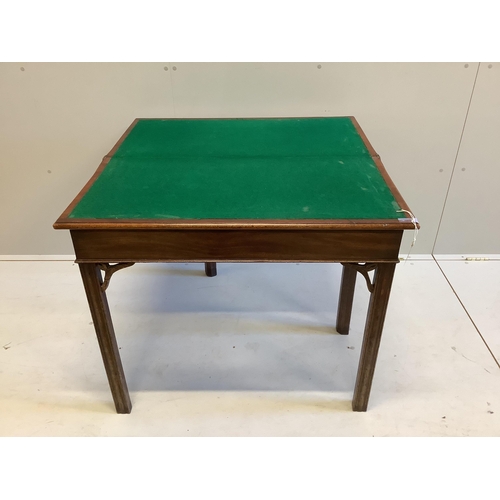 85 - A George III rectangular mahogany folding card table, width 89cm, depth 44cm, height 74cm