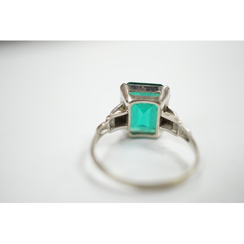 914 - A 14k and single stone green paste set ring, with diamond chip set shoulders, size P, gross weight 3... 