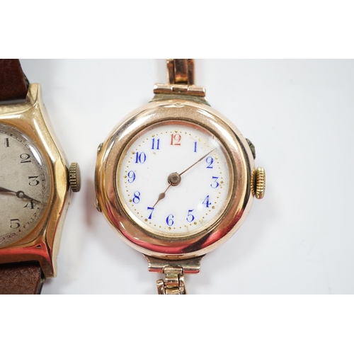 939 - A lady's early 20th century 9k manual wind wrist watch, on an expanding 9ct bracelet(a.f.), together... 