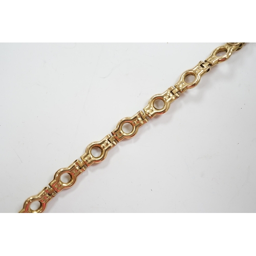 941 - A modern Italian 9ct gold bracelet, 18.3cm, 5.8 grams.