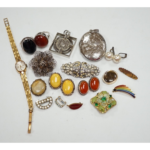 946 - A silver and cabochon set dress ring, mixed costume jewellery and a lady's wrist watch.