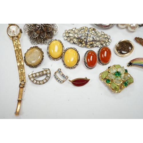 946 - A silver and cabochon set dress ring, mixed costume jewellery and a lady's wrist watch.