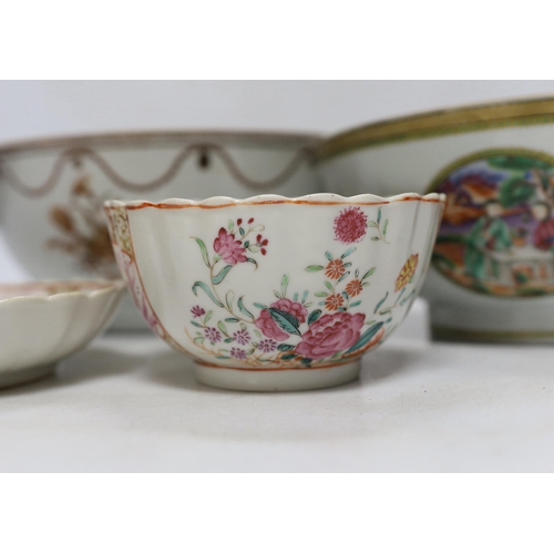 314 - A Chinese famille rose bowl and dish and two similar bowls, all Qianlong period, largest diameter 23... 