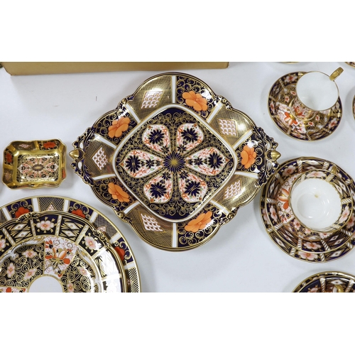 449 - A collection of Royal Crown Derby Imari porcelain, largest 27cm in diameter