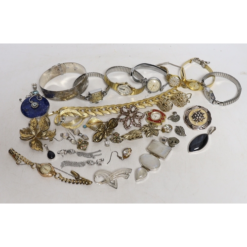 972 - A mixed group of wrist watches including Rotary and 9ct gold Accurist and jewellery including 925 an... 