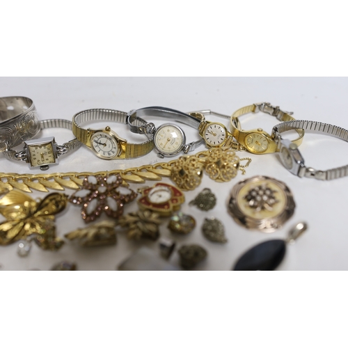 972 - A mixed group of wrist watches including Rotary and 9ct gold Accurist and jewellery including 925 an... 