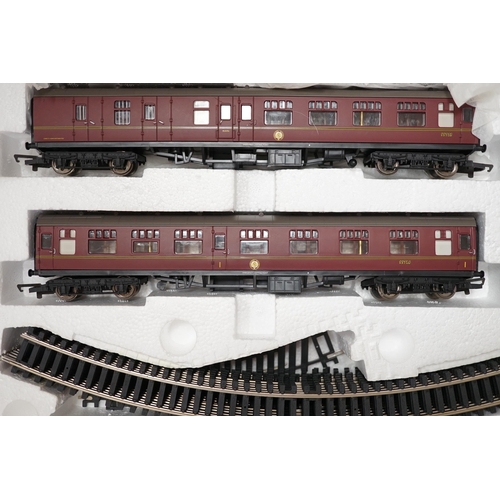 1257 - A Hornby 00 gauge Hogwarts Express Electric Train Set (R1033) from Harry Potter and the Chamber of S... 