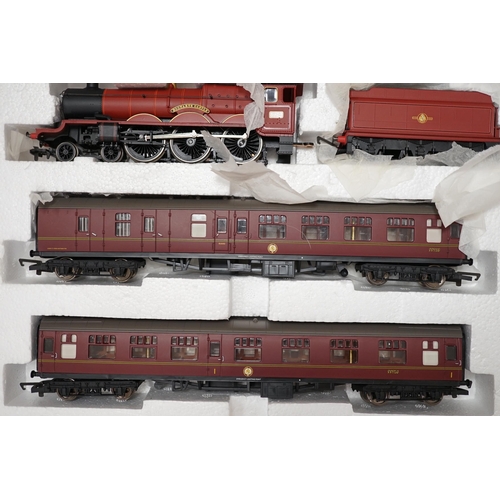 1257 - A Hornby 00 gauge Hogwarts Express Electric Train Set (R1033) from Harry Potter and the Chamber of S... 