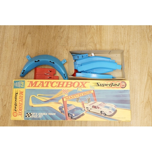 1258 - A boxed Matchbox Superfast (SF5) Double Track Race Set