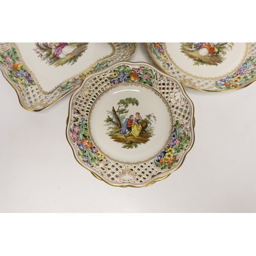 1401 - A Dresden Meissen style part dessert set, painted with courting couples in the landscape, consisting... 