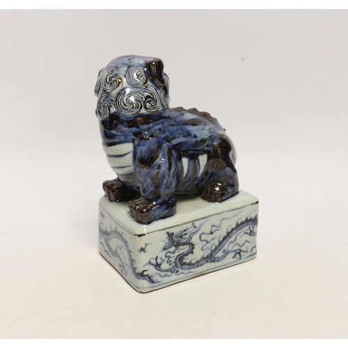 1407 - A Chinese Blue and white Dog of Fo, 18cm high