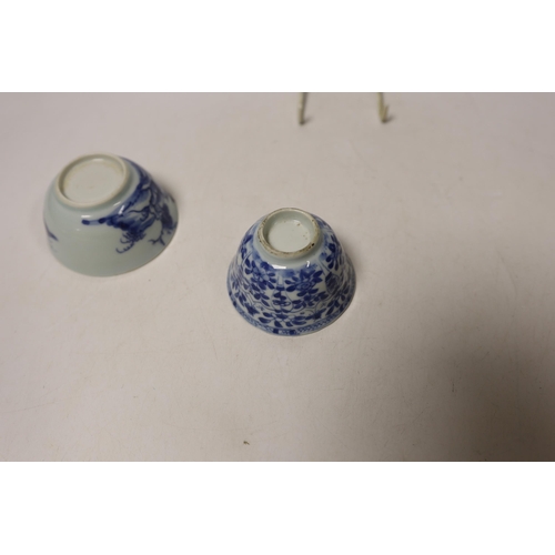 1487 - A Chinese Nanking Cargo blue and white saucer and tea bowl, and a Kangxi blue and white tea bowl, la... 