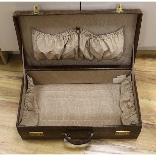 2276A - Vintage 1930s crocodile skin travelling case, 65cm wide