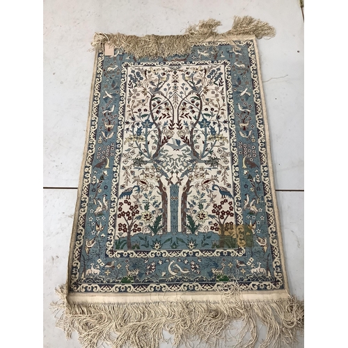 1094 - A small part silk mat, 96 x 62cm