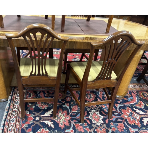 1198 - A set of six George III mahogany dining chairs