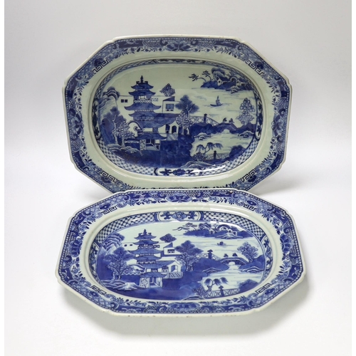 1401 - A pair of late 18th century Chinese export serving plates, 36cm