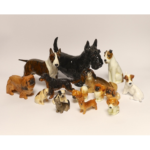 1403 - Fourteen Royal Doulton figures of dogs including Alborne Arthur