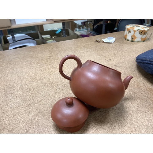 1407 - Six Chinese Yixing terracotta teapots, largest 11cm