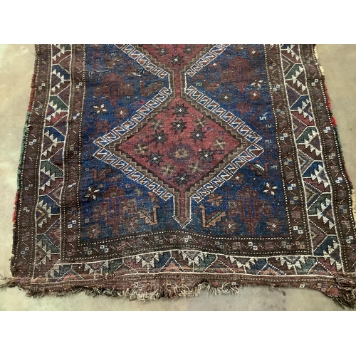 110 - A Shiraz rug, 142 x 105cm