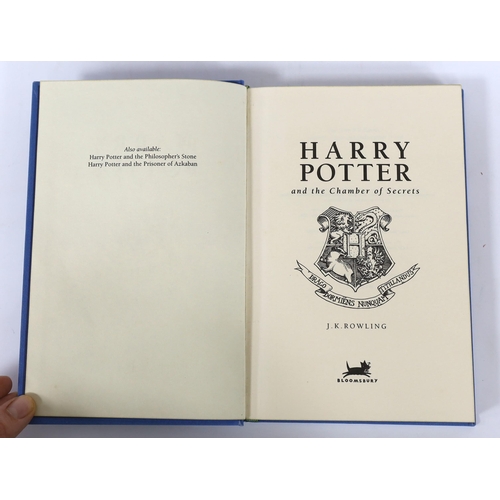 290 - ° ° Rowling, J.K - Harry Potter and the Chamber of Secrets, first deluxe edition, first printing, 19... 