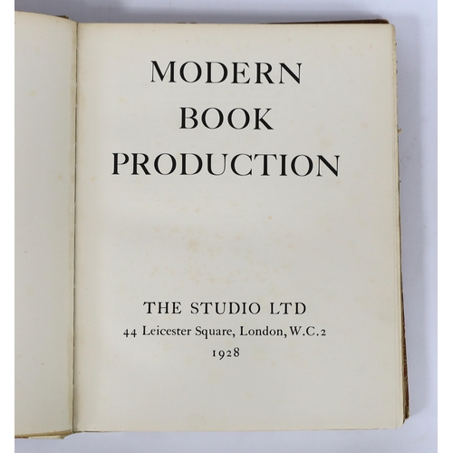 297 - ° ° Strong, L.A.G. - The Hansom Cab and the Pigeons....wood engraved frontis. and text decorations (... 