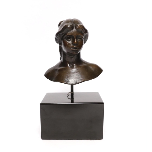 375 - A House of Renoir reproduction bronze bust, Tête de Petite Venus a la Pomme 10/99 AZB, 24cm high... 