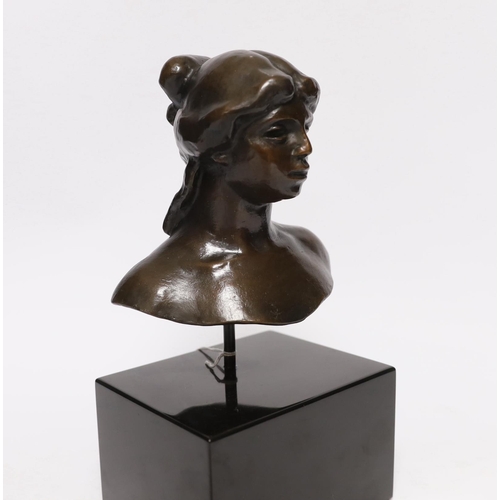 375 - A House of Renoir reproduction bronze bust, Tête de Petite Venus a la Pomme 10/99 AZB, 24cm high... 